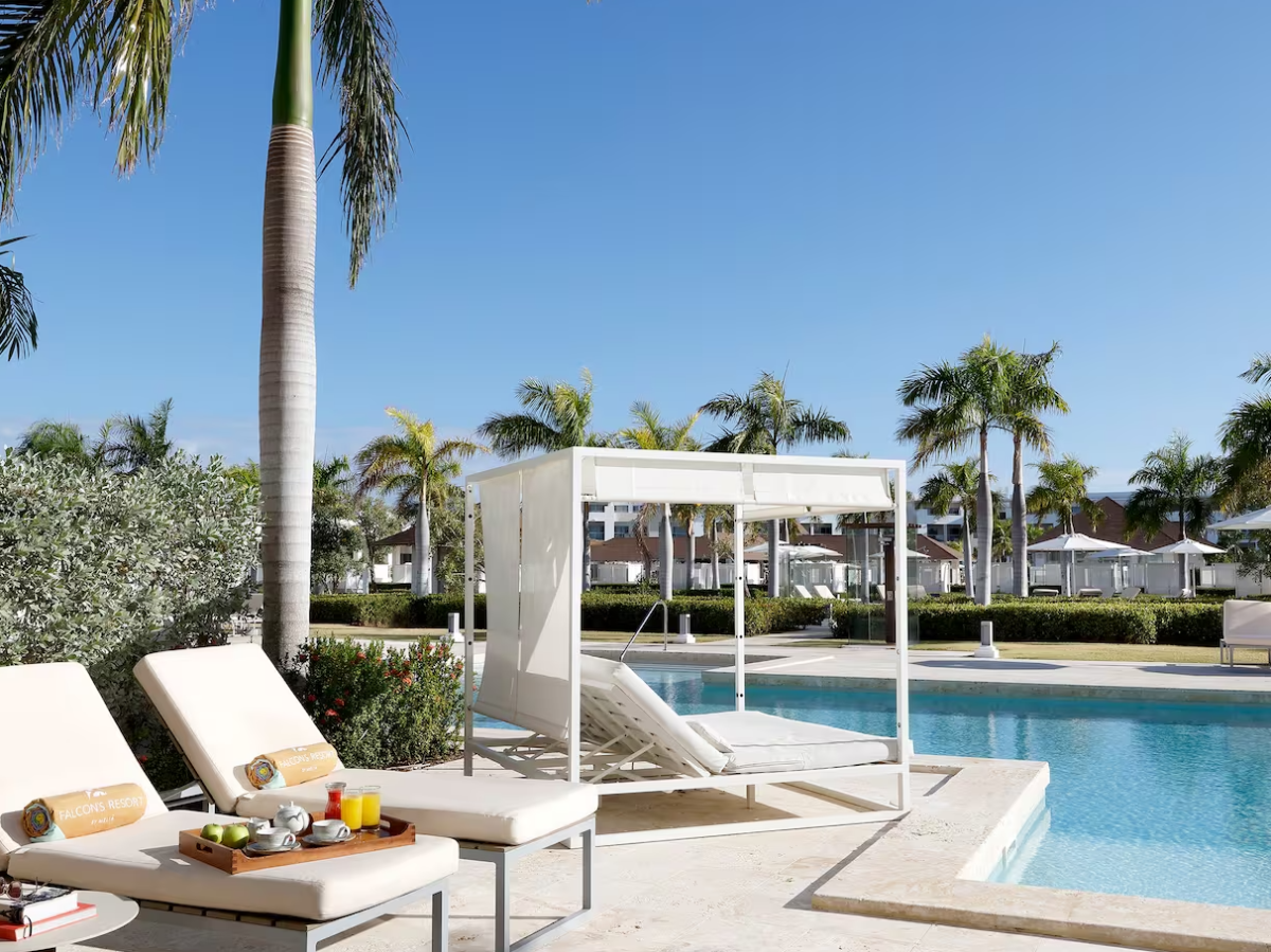 Falcon Beyond Two Bedroom Master Suite Swim Up