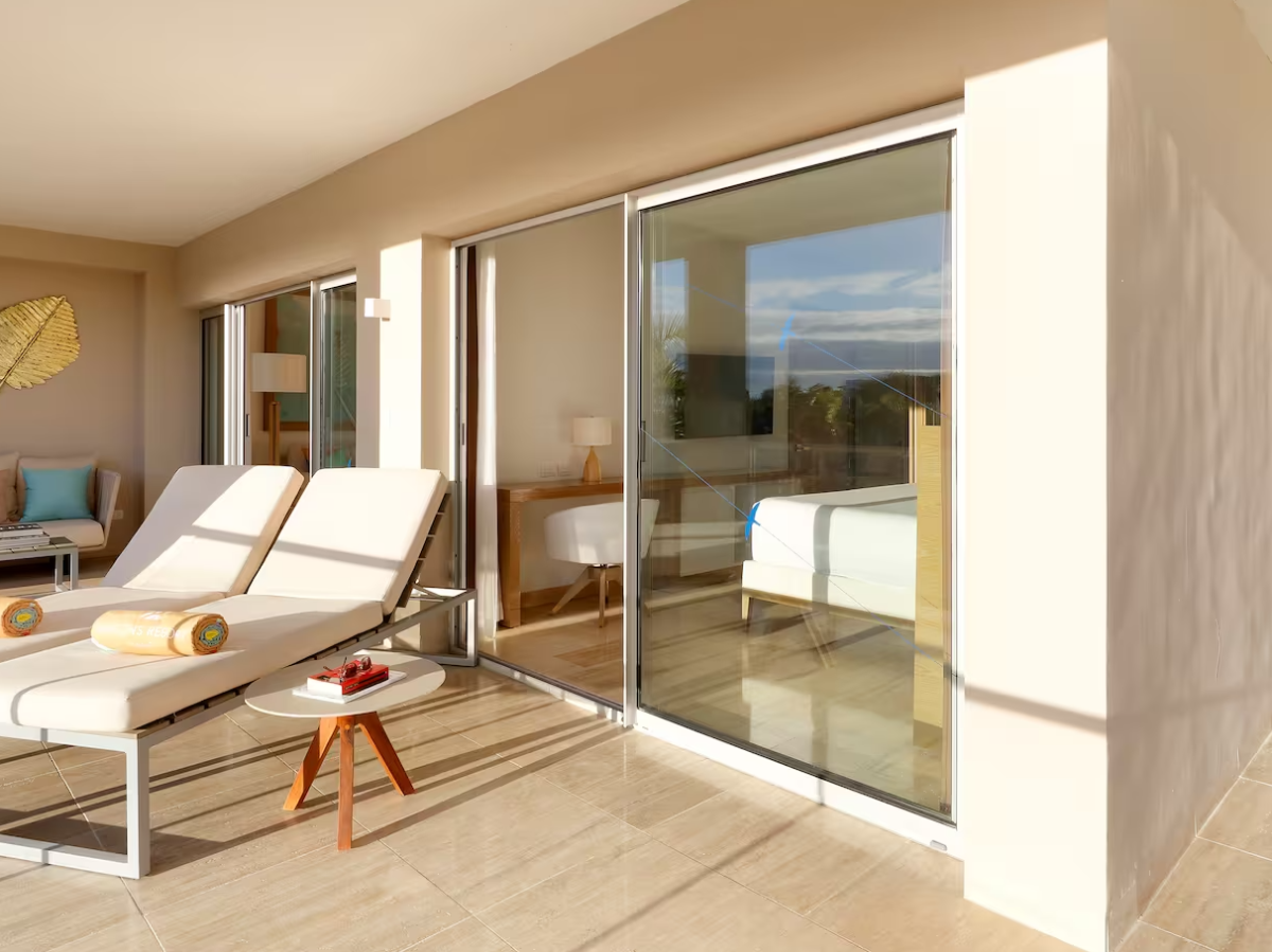 Falcon Master Corner Suite