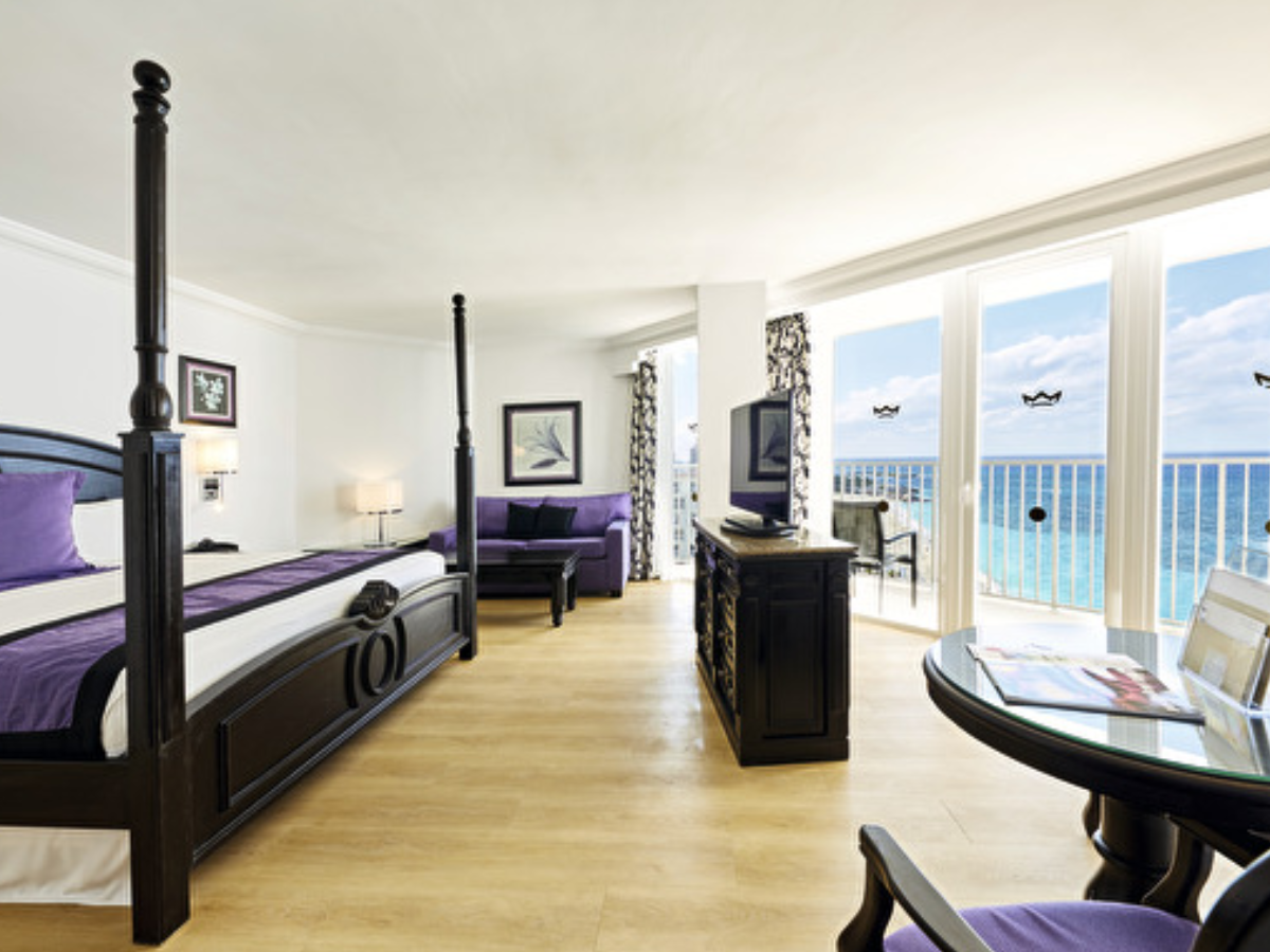 XPI 17 229   Junior Suite Ocean Front