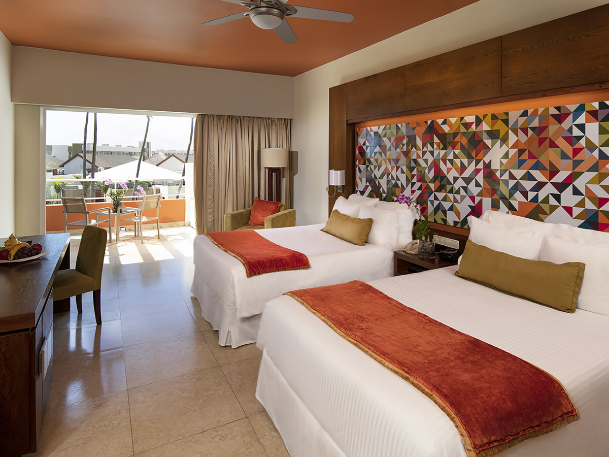 Punta Cana Breathless ALLURE JUNIOR SUITE Pool VIEW 