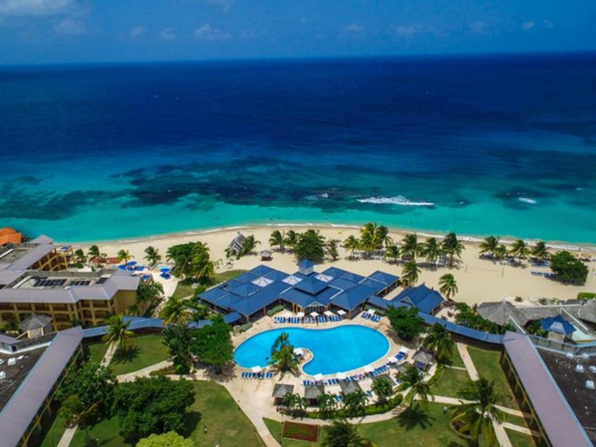 Jewel Runaway Bay Beach & Golf Resort - Runaway Bay ...