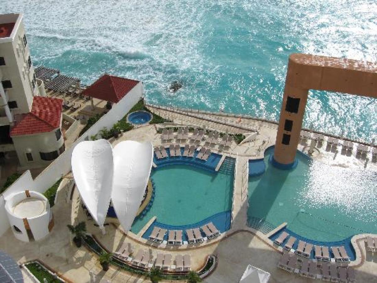 Beach Palace  Cancun  STSVacations