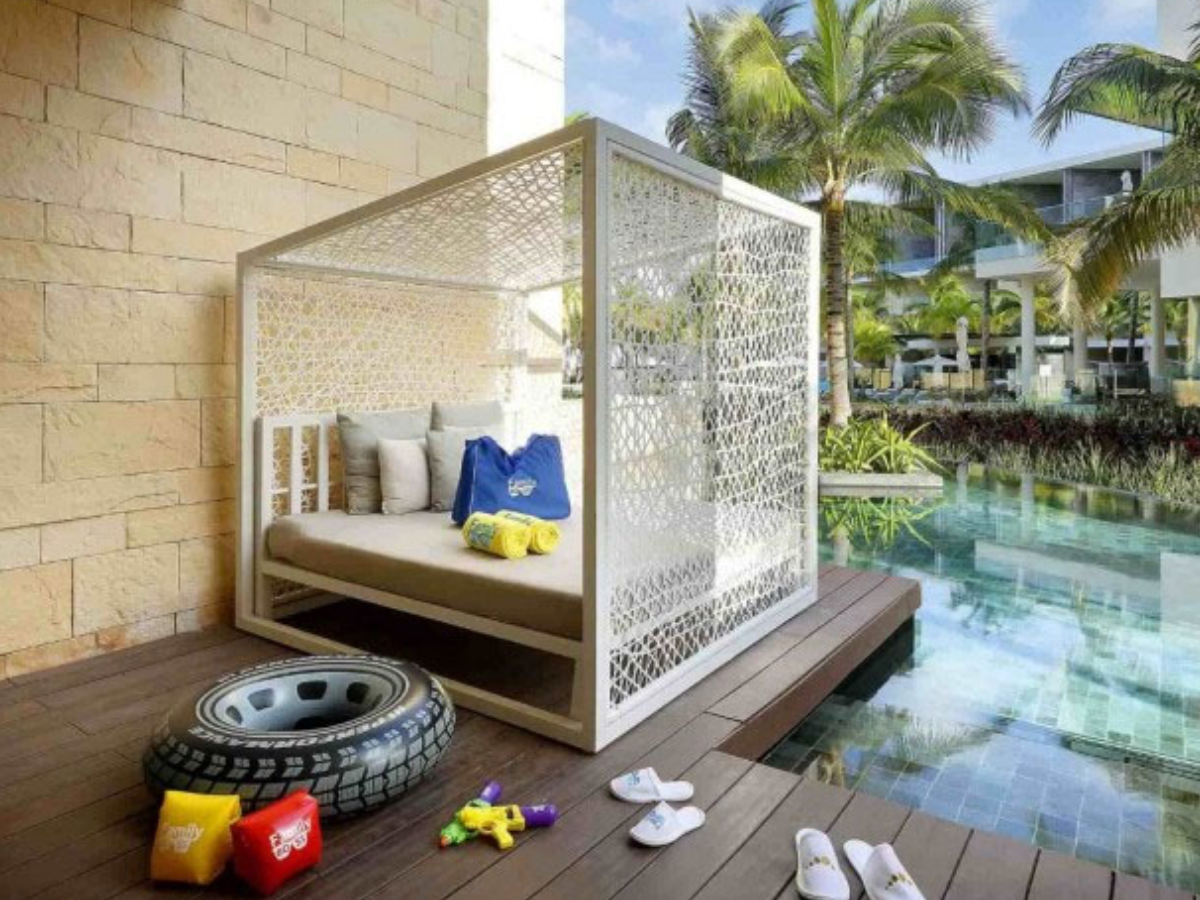 Grand Palladium Costa Mujeres Family Selection Junior Suite Swim Up Beachside