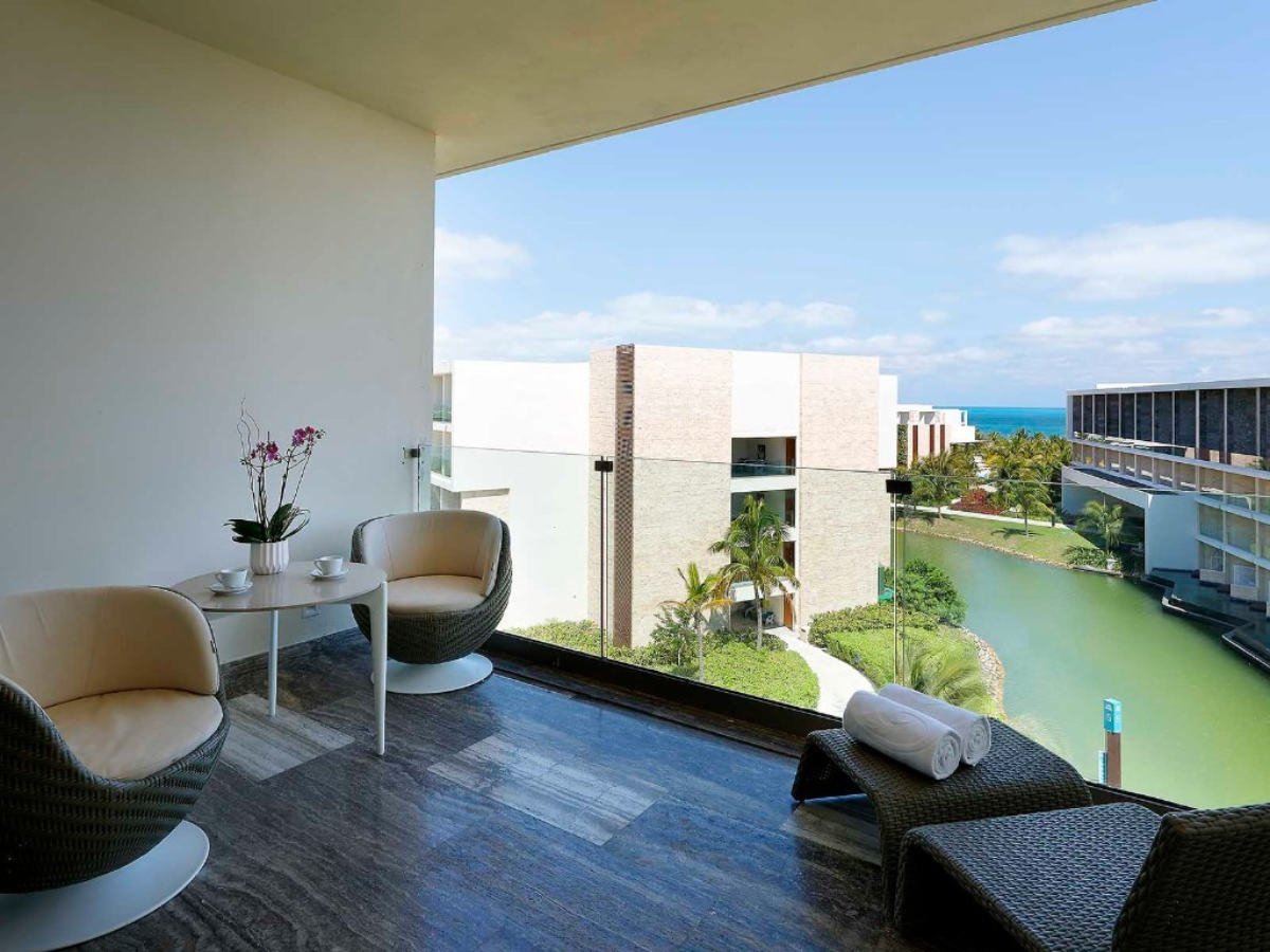 Jr Suite Poolside Ocean View Grand Palladium Costa Mujeres