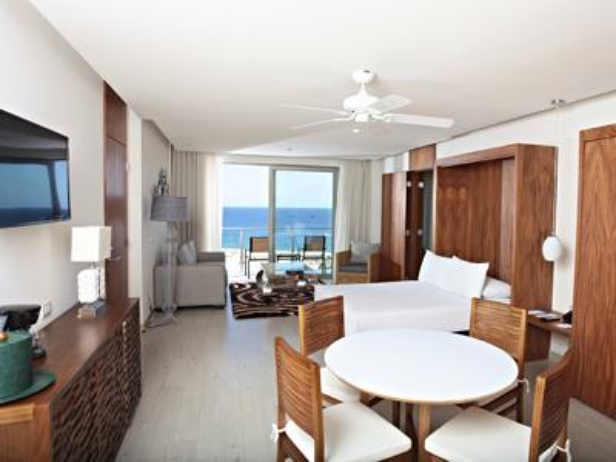 finisterra one bedroom master suite 02