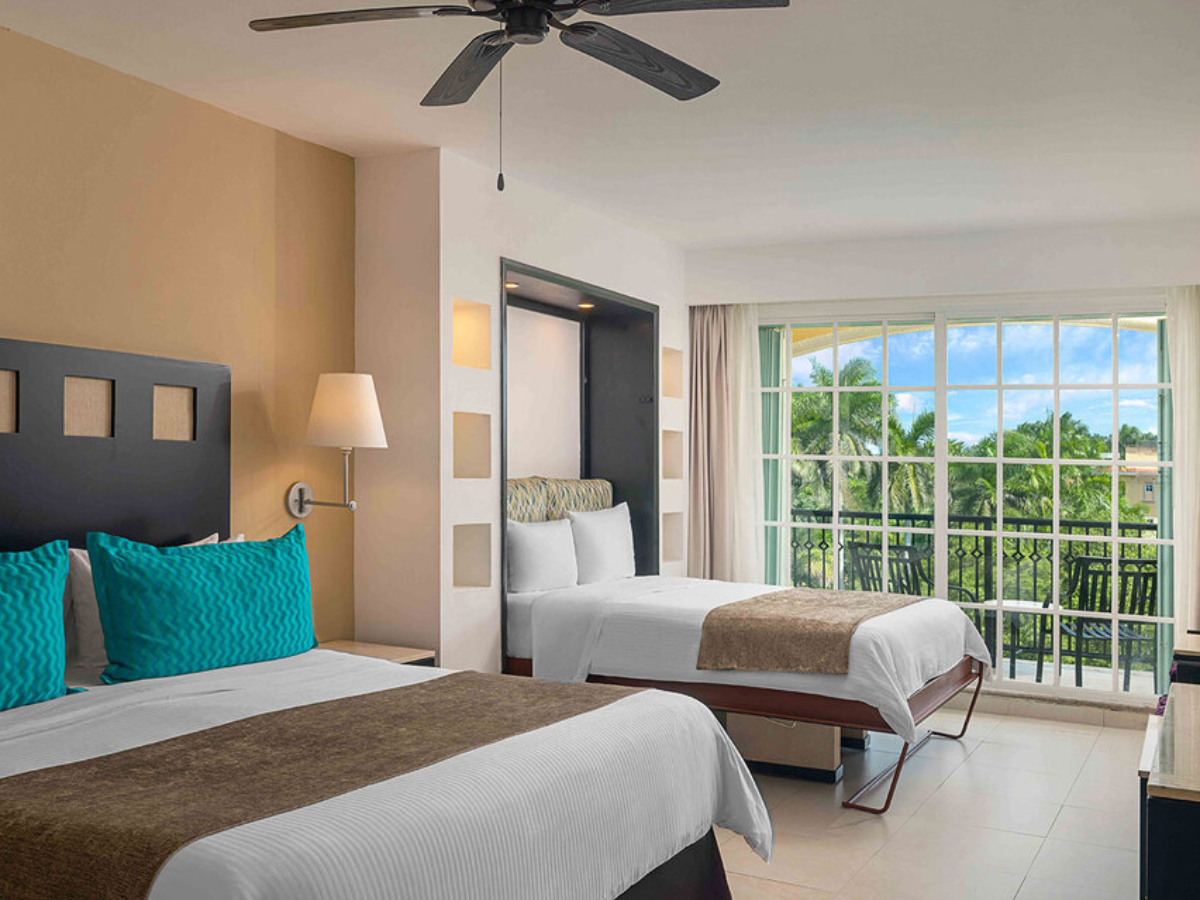 junior suite pullout bed